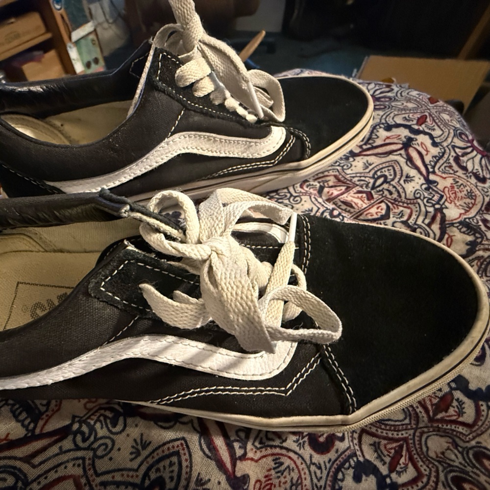 Red Tag VANS. In good shape!! - Picture 4 of 9